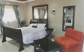 P & T Guesthouses